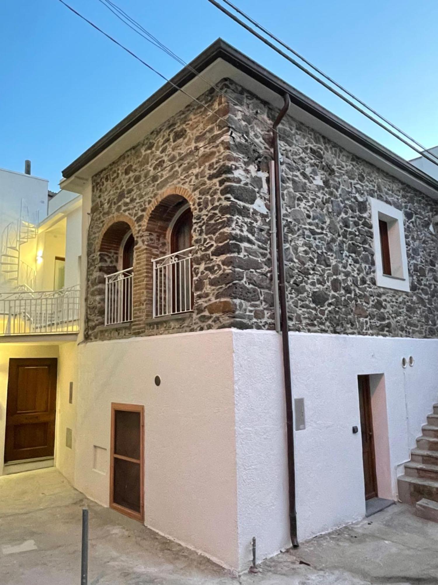 Sa Troppa De Sos Chentu Hotel Dorgali Bagian luar foto