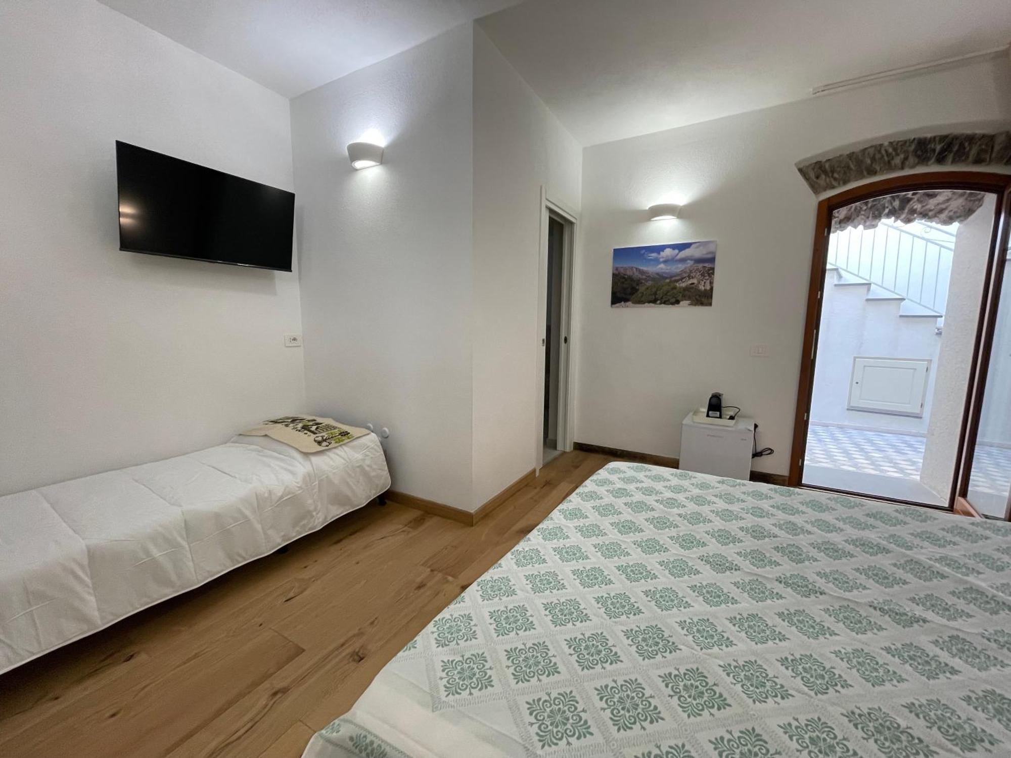 Sa Troppa De Sos Chentu Hotel Dorgali Bagian luar foto